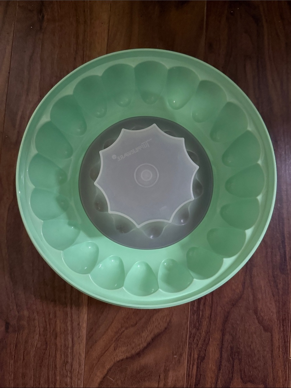 Tupperware green jelly container - missing lid